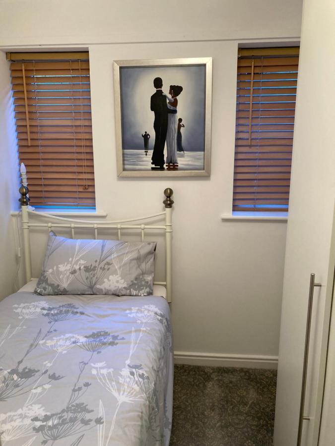 Modern 2 Bedroom Ground Floor Apartment With Parking Ripon City Centre Luaran gambar